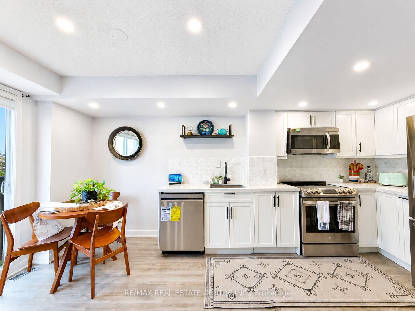 Property Photo: 16 Laidlaw Street 920 ON M6K 1X2