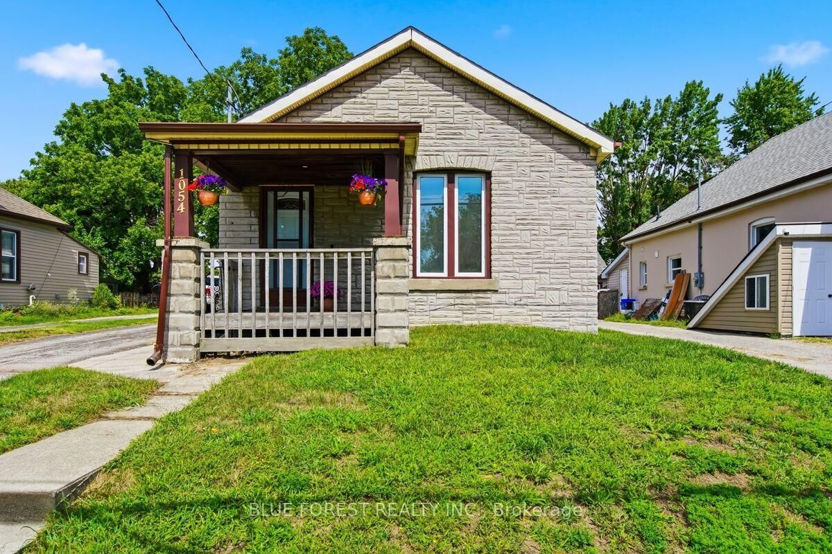 Property Photo:  1054 Florence Street  ON N5W 2M8 
