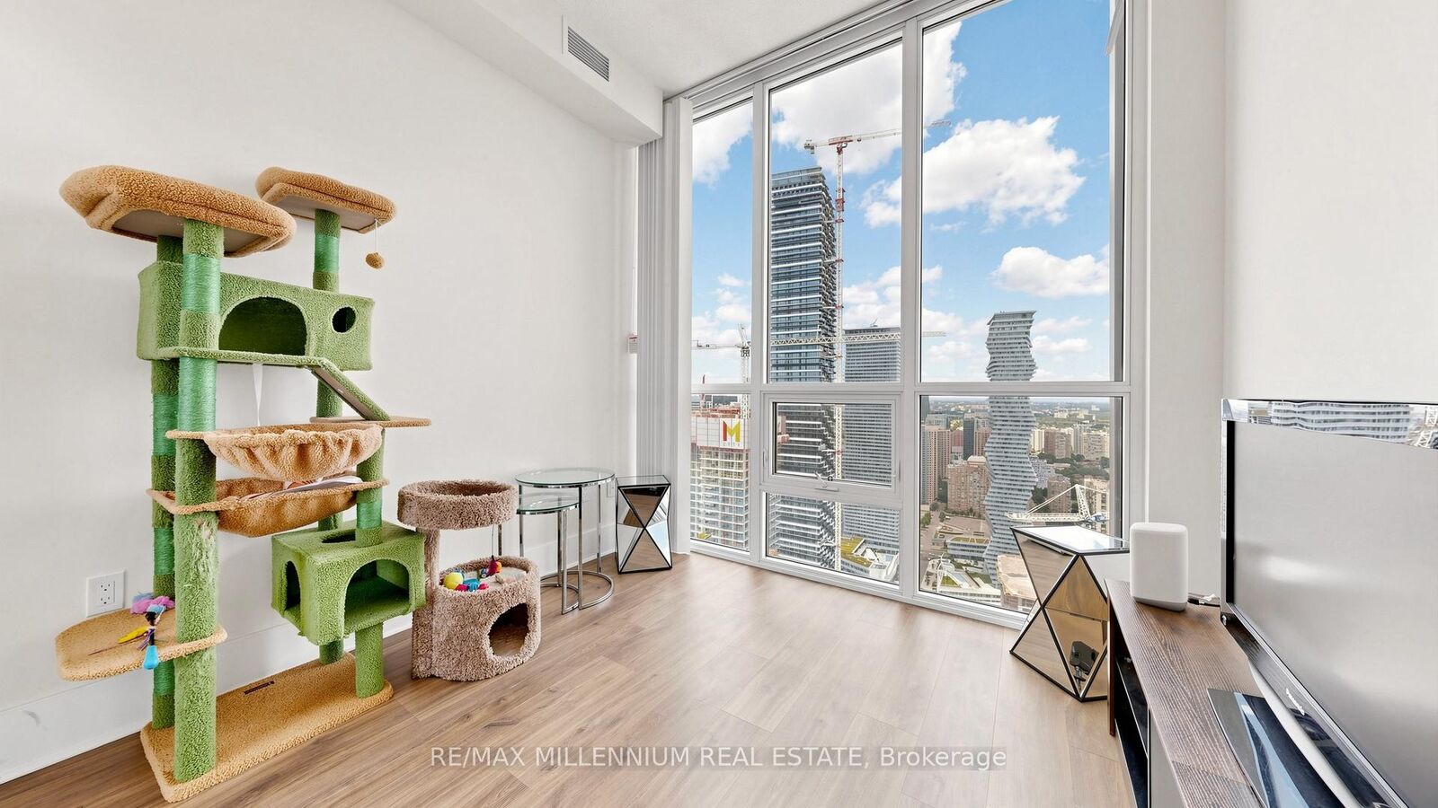 Property Photo:  3975 Grand Park Drive 4606  ON L5B 4M6 