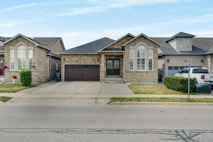 53 Ellwood Drive W — photo 1