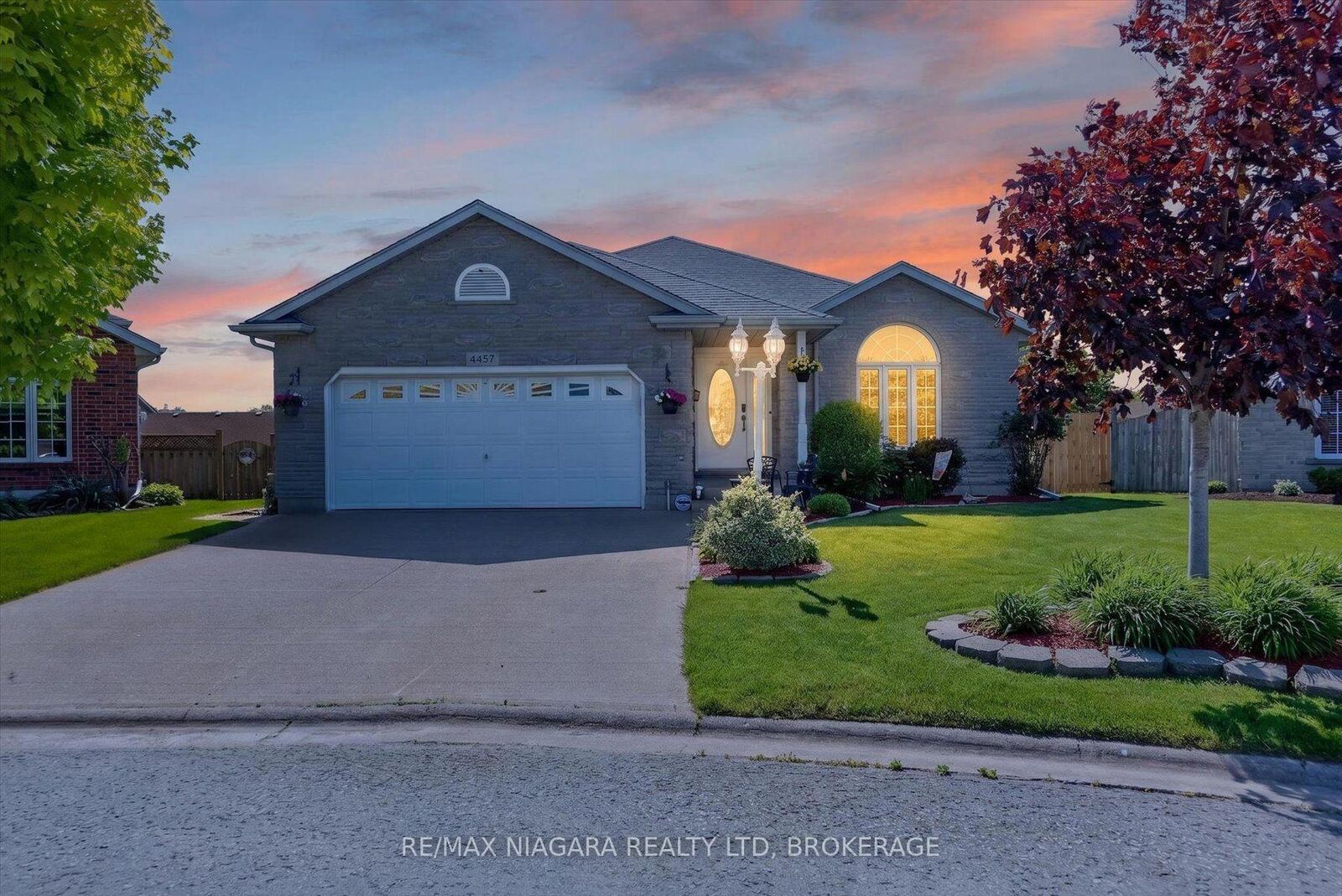 Property Photo: 4457 Kathleen Crescent ON L2H 3H8