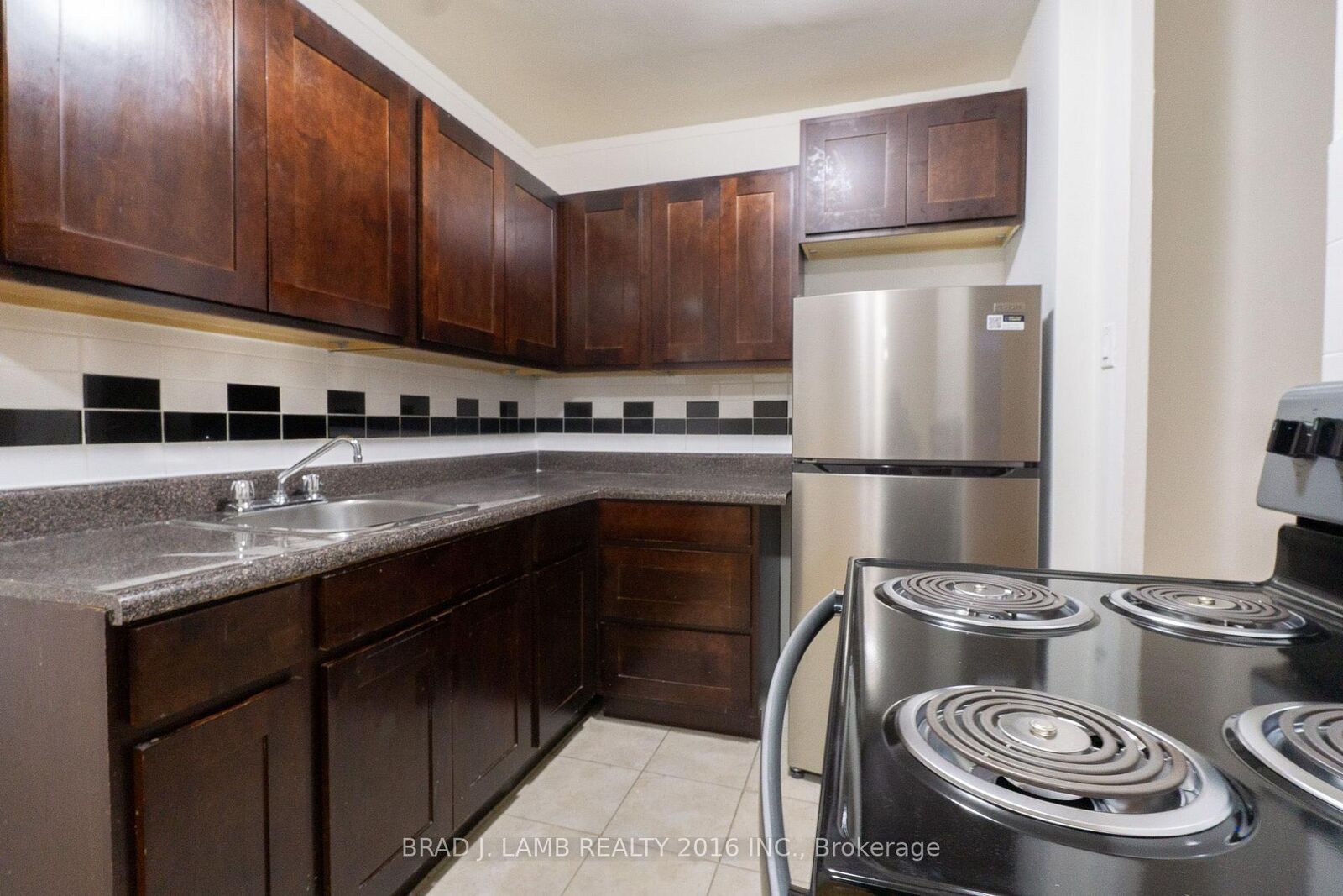 Property Photo:  4 Hill Heights Road 406  ON M8Y 1Z1 