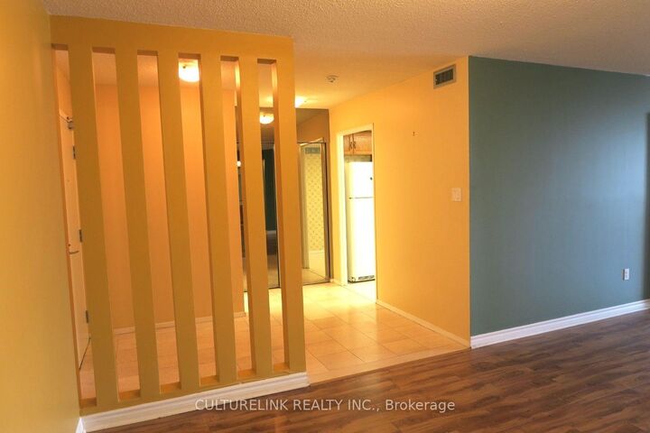 Property Photo:  255 Bamburgh Circle 1005  ON M1W 3T6 