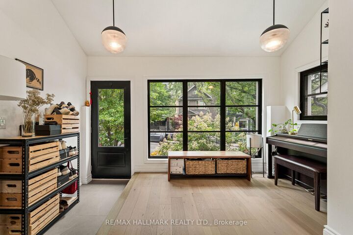 Property Photo:  324 Kenilworth Avenue  ON M4L 3S8 