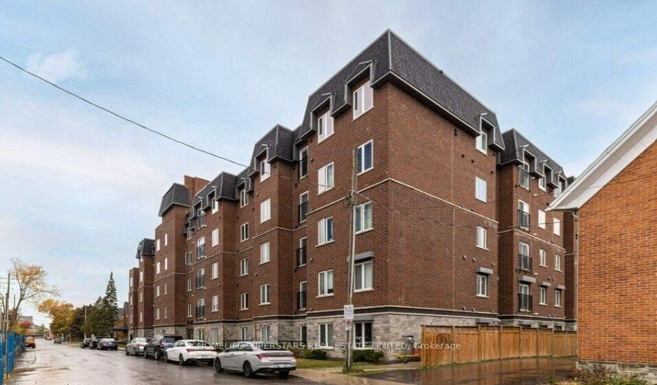 Property Photo:  501 Frontenac Street 312  ON K7K 4L9 