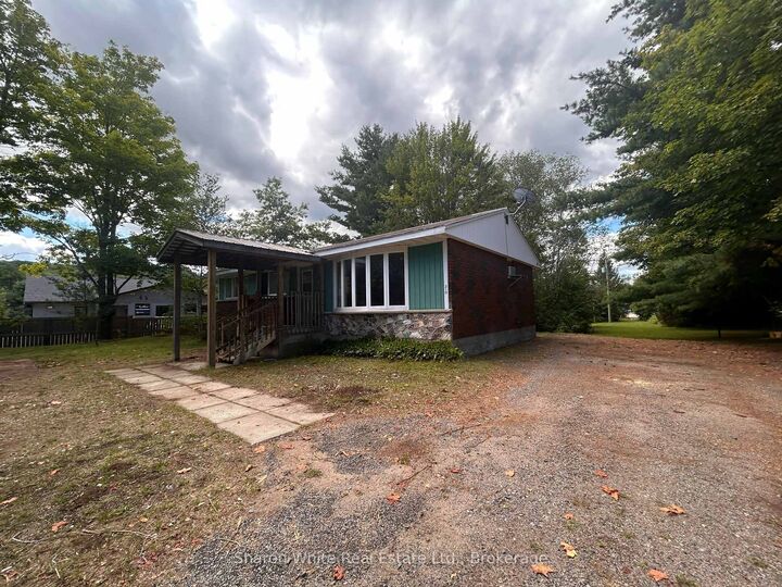 310 Hastings Street N — photo 1