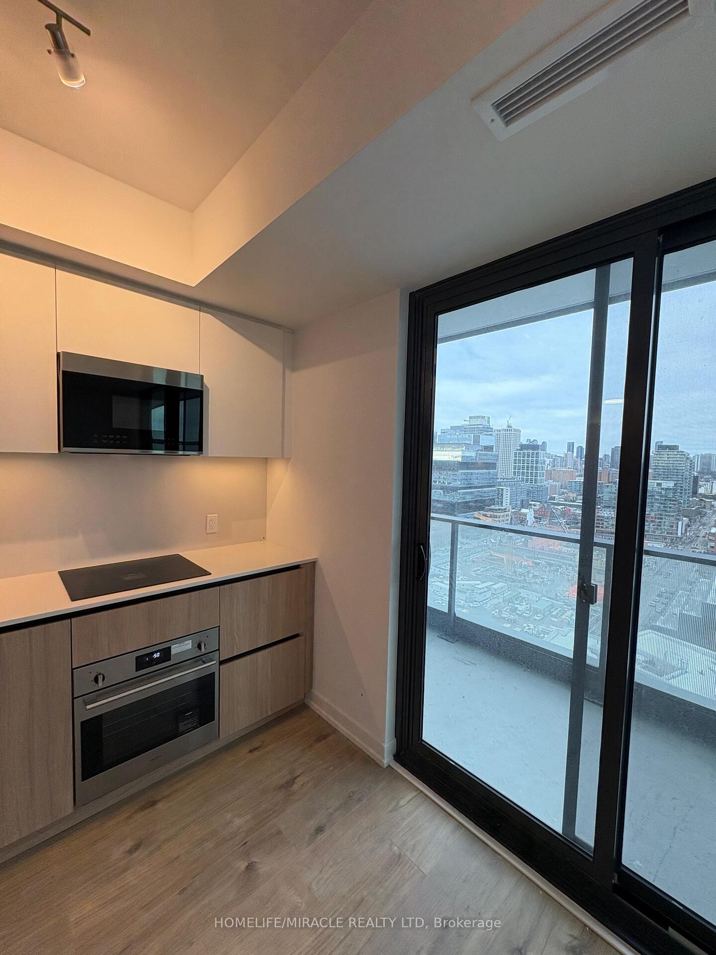 Photo de la propriété:  35 Parliament Street 2110  ON M5A 1G1 