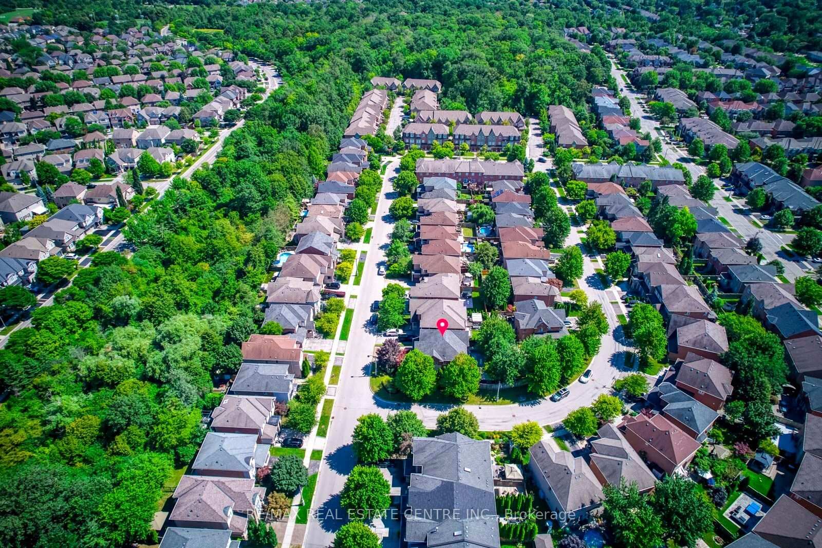 Property Photo: 290 Duskywing Way ON L6L 6X6
