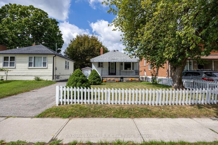 Property Photo:  162 Magnolia Avenue  ON M1K 3K8 