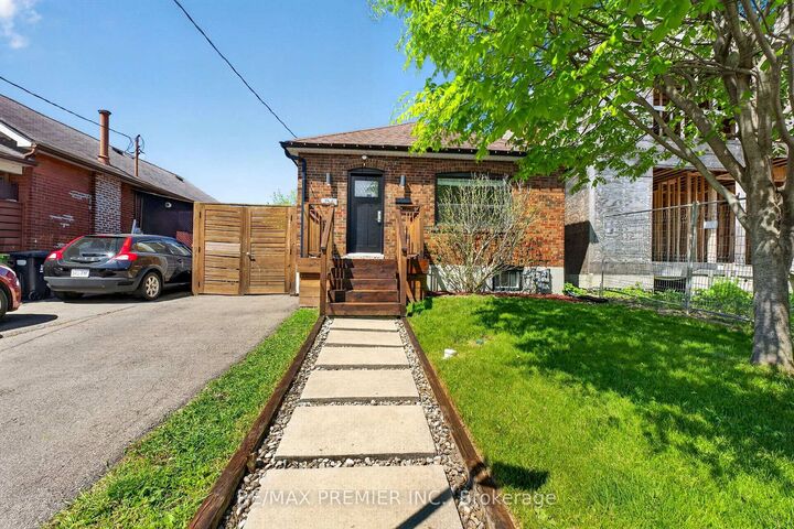 Property Photo: 154 Fifth Street ON M8V 2C7