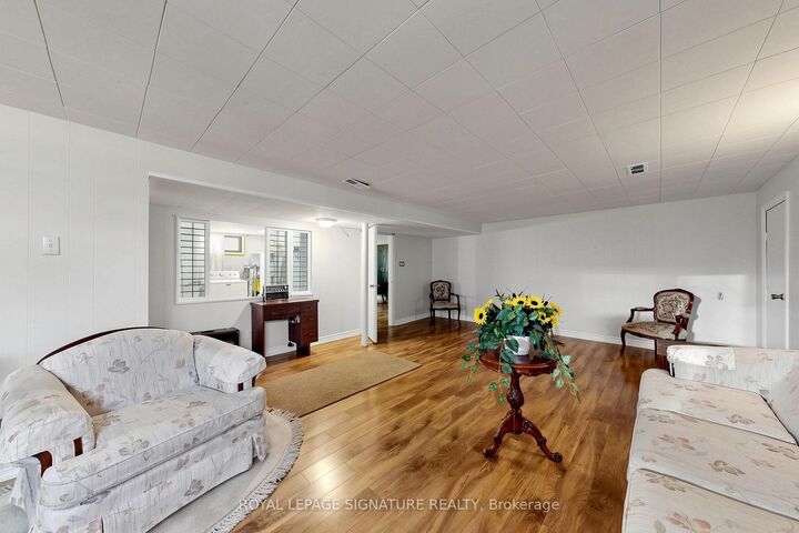 Property Photo: 38 Lingarde Drive ON M1R 1X6