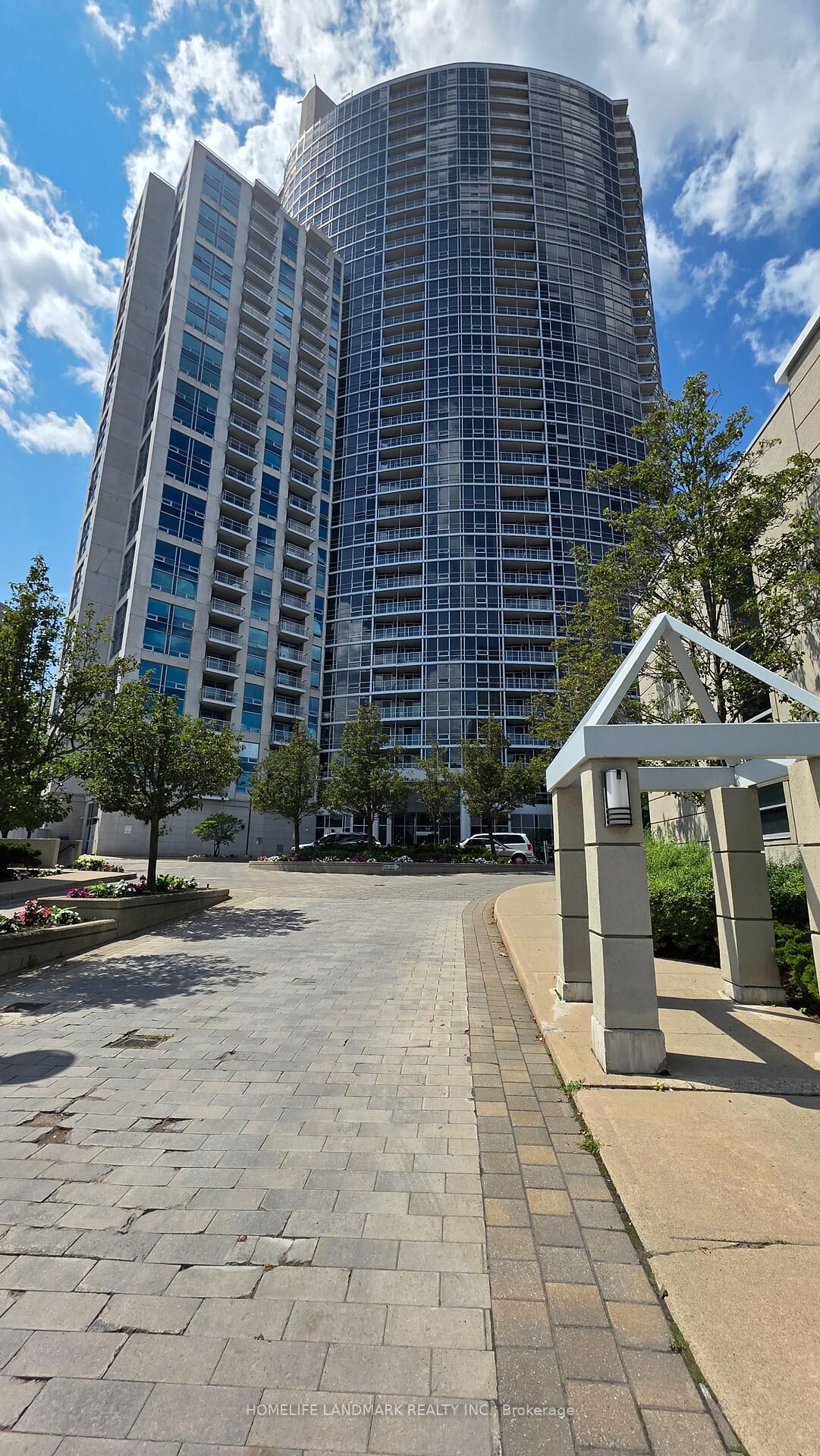 Property Photo:  