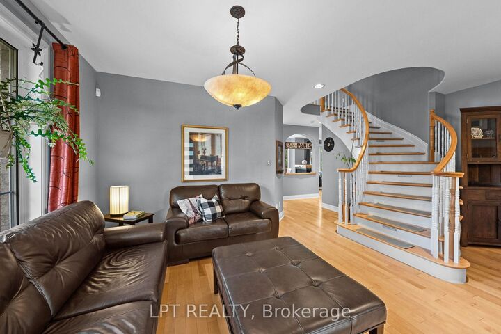 Property Photo: 15 Spalding Avenue ON K2K 3B2