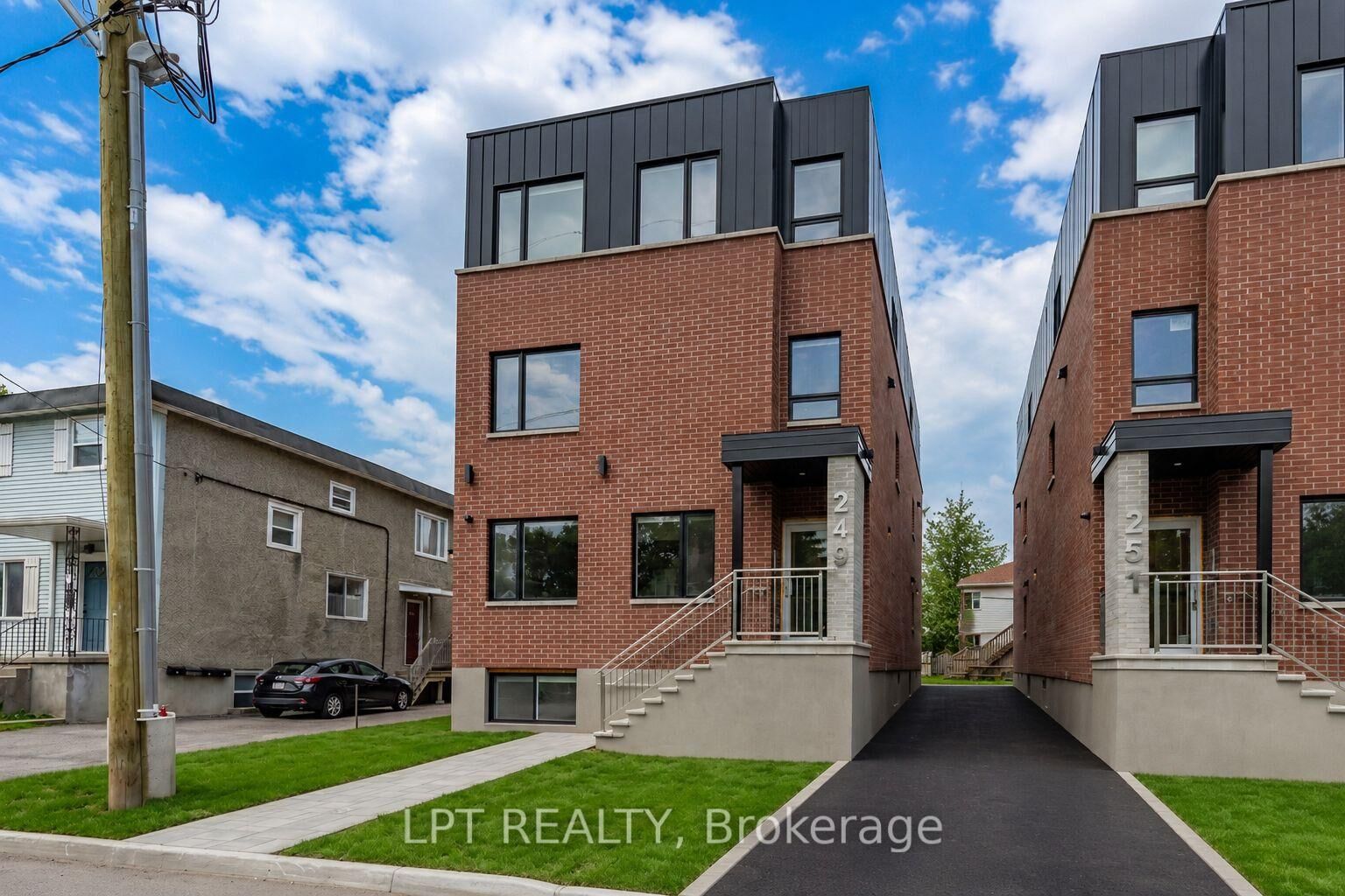Property Photo:  249 Columbus Avenue 3  ON K1K 1P5 
