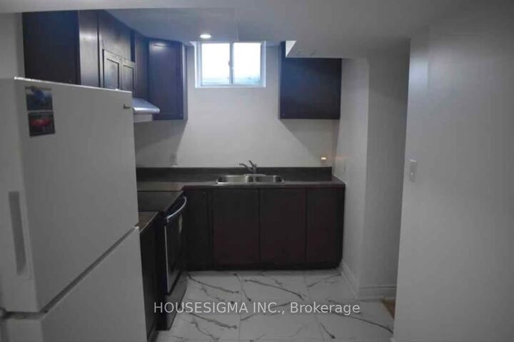 Property Photo:  107 Commuter Drive  ON L7A 0P7 