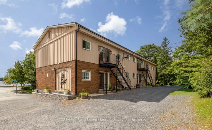 Property Photo:  21 Prospect Street 4  ON P2A 2B5 