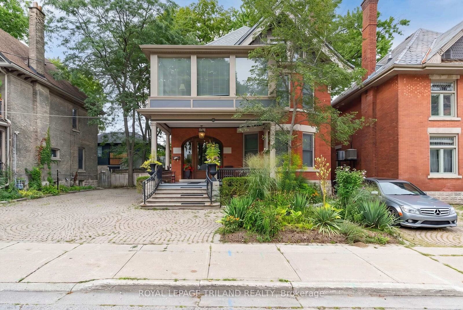 Property Photo: 98 Central Avenue ON N6A 1M4