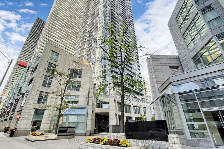 Property Photo: 2191 Yonge Street 3111 ON M4S 3H8