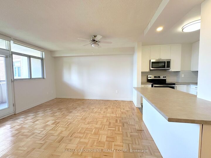 Property Photo:  30 Denton Avenue 519  ON M1L 4P2 