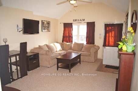 Property Photo: 122 Harding Boulevard ON M1N 3E2