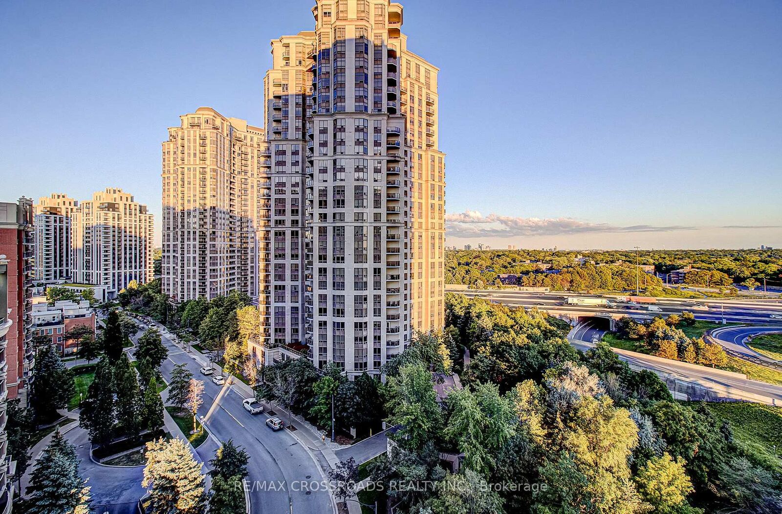 Property Photo:  30 Harrison Garden Boulevard 1512  ON M2N 7A9 
