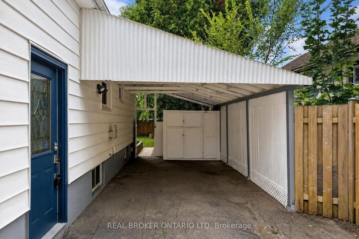 Property Photo: 131 Bond Street ON N6C 1W6