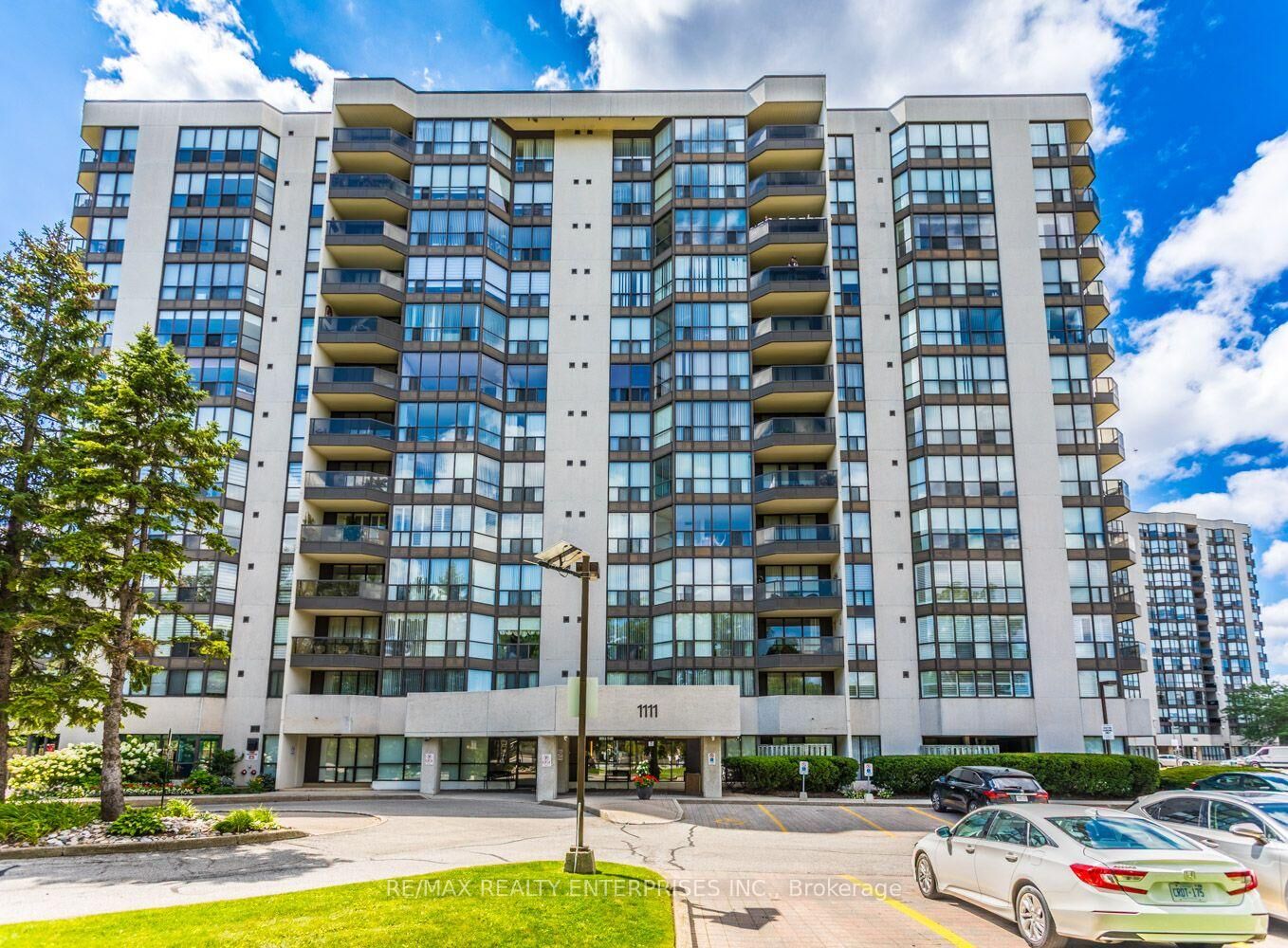 Property Photo:  1111 Bough Beeches Boulevard 501  ON L4W 4N1 