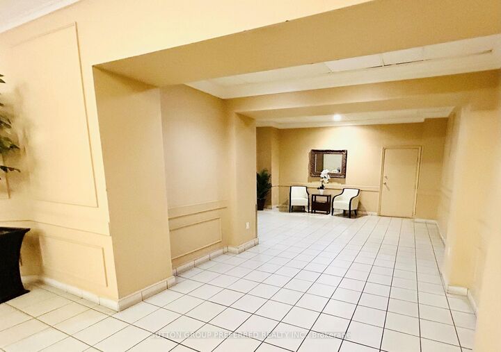 Property Photo: 389 Dundas Street 2201 ON N6B 3L5