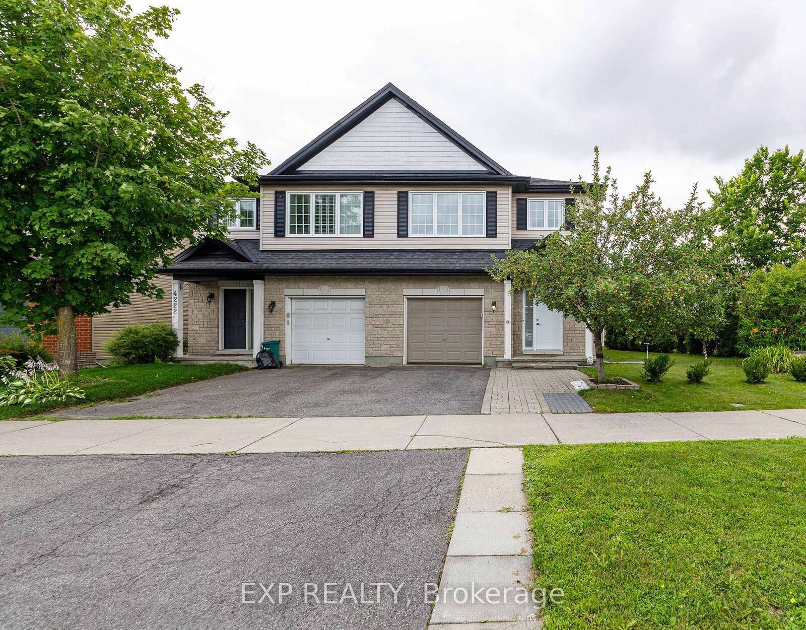 Property Photo:  4220 Kelly Farm Drive  ON K1T 0A5 