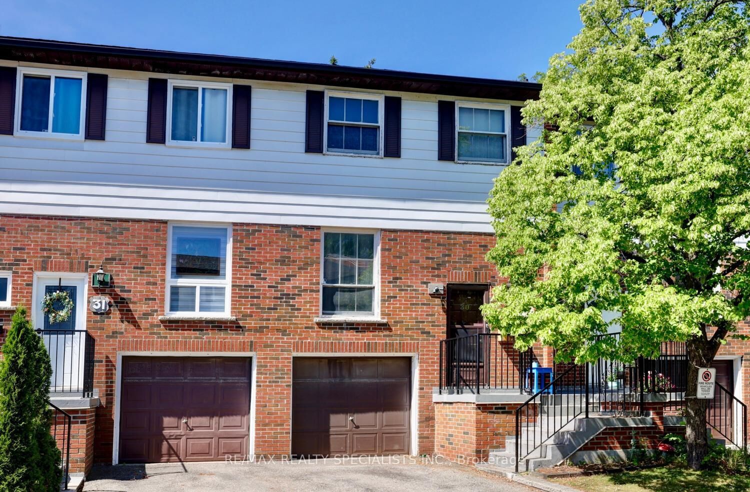 Property Photo: 2445 Homelands Drive 30 ON L5K 2C6