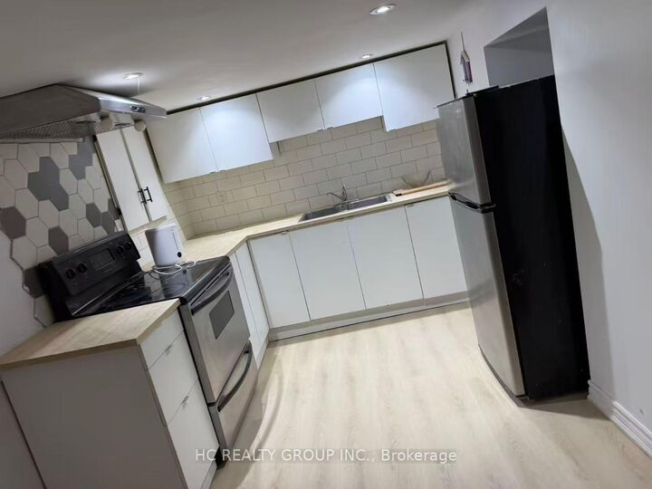Property Photo:  25 Beechwood Avenue Lower  ON M6N 4S9 