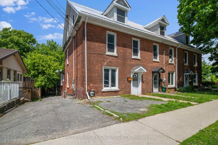 Property Photo: 322 King Street W ON K6V 3S3