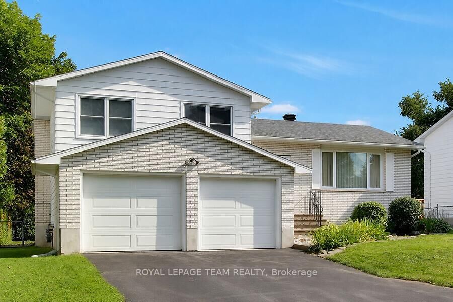 Property Photo: 31 Ross Street ON K7A 4V7