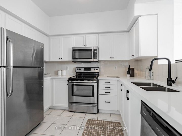 Property Photo: 1 Clairtrell Road Rg1 ON M2N 7H6
