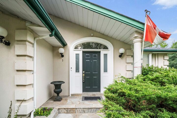 Property Photo: 3 Campbell Court ON L3R 2B3