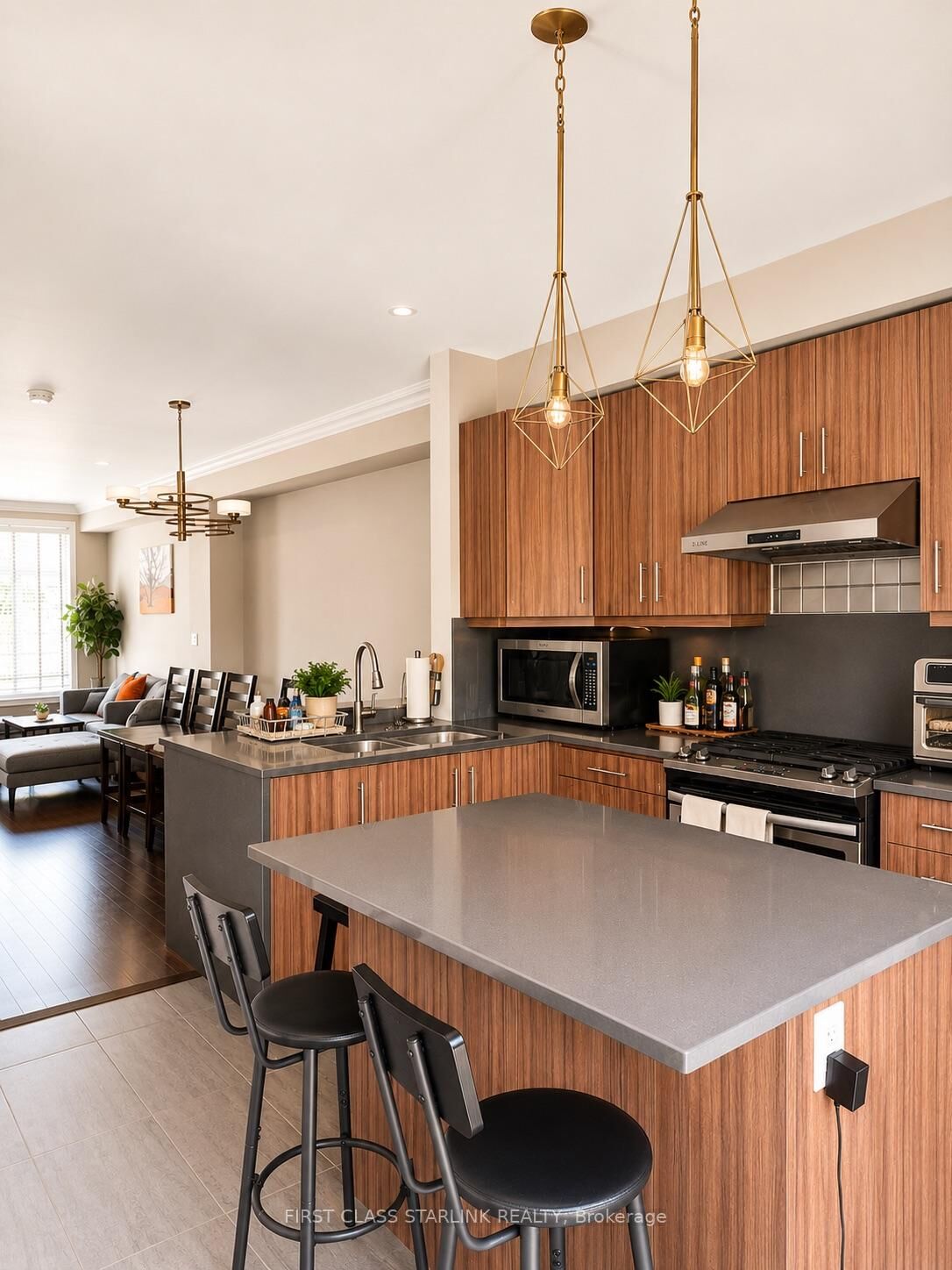 Property Photo: 2058 Queensborough Gate 34 ON L5M 0X9
