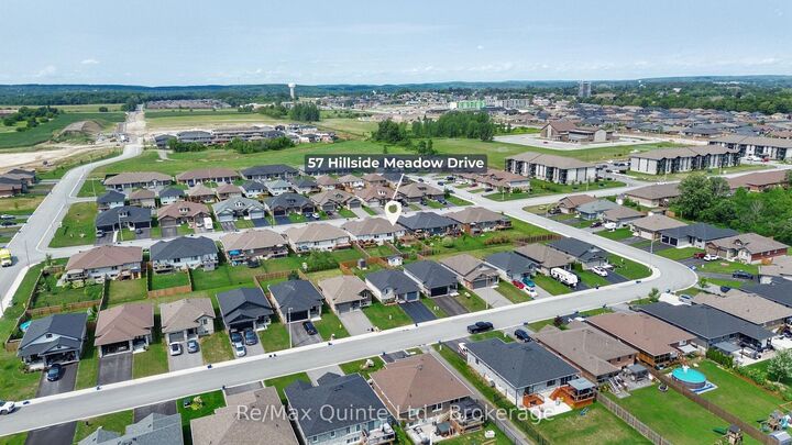Property Photo:  57 Hillside Meadow Drive  ON K8V 0J5 