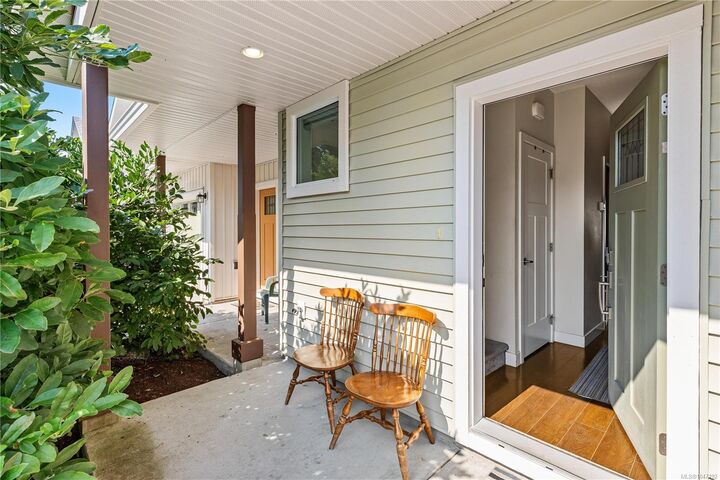 Property Photo: 2109 13th St #10 BC V9N 0B1