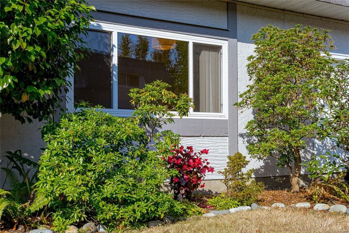 Property Photo:  946 Market St  BC V8T 2E9 