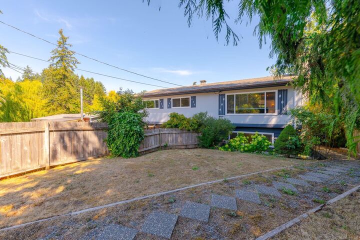 1574 Macmillan Rd — photo 1
