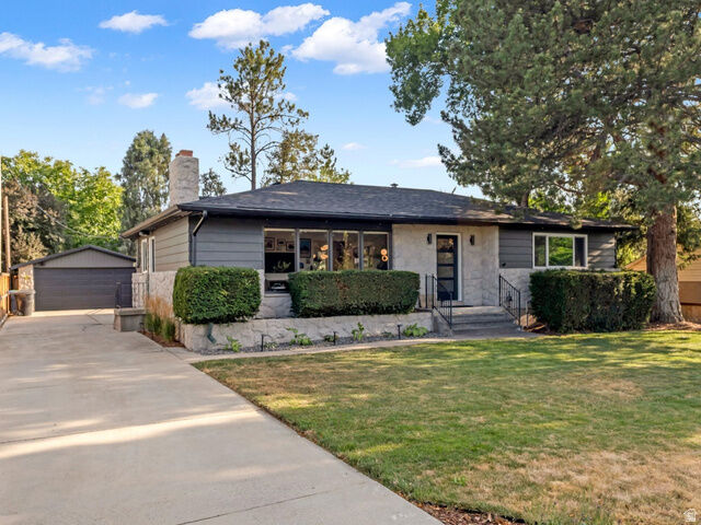 Property Photo: 1550 E Tree View Dr S UT 84124
