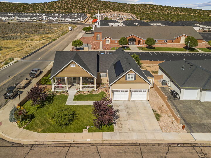 Property Photo: 442 S Glen Canyon Dr UT 84720