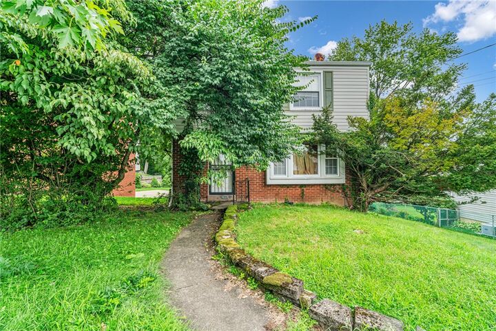 Property Photo: 117 Colonial Village Drive PA 15235