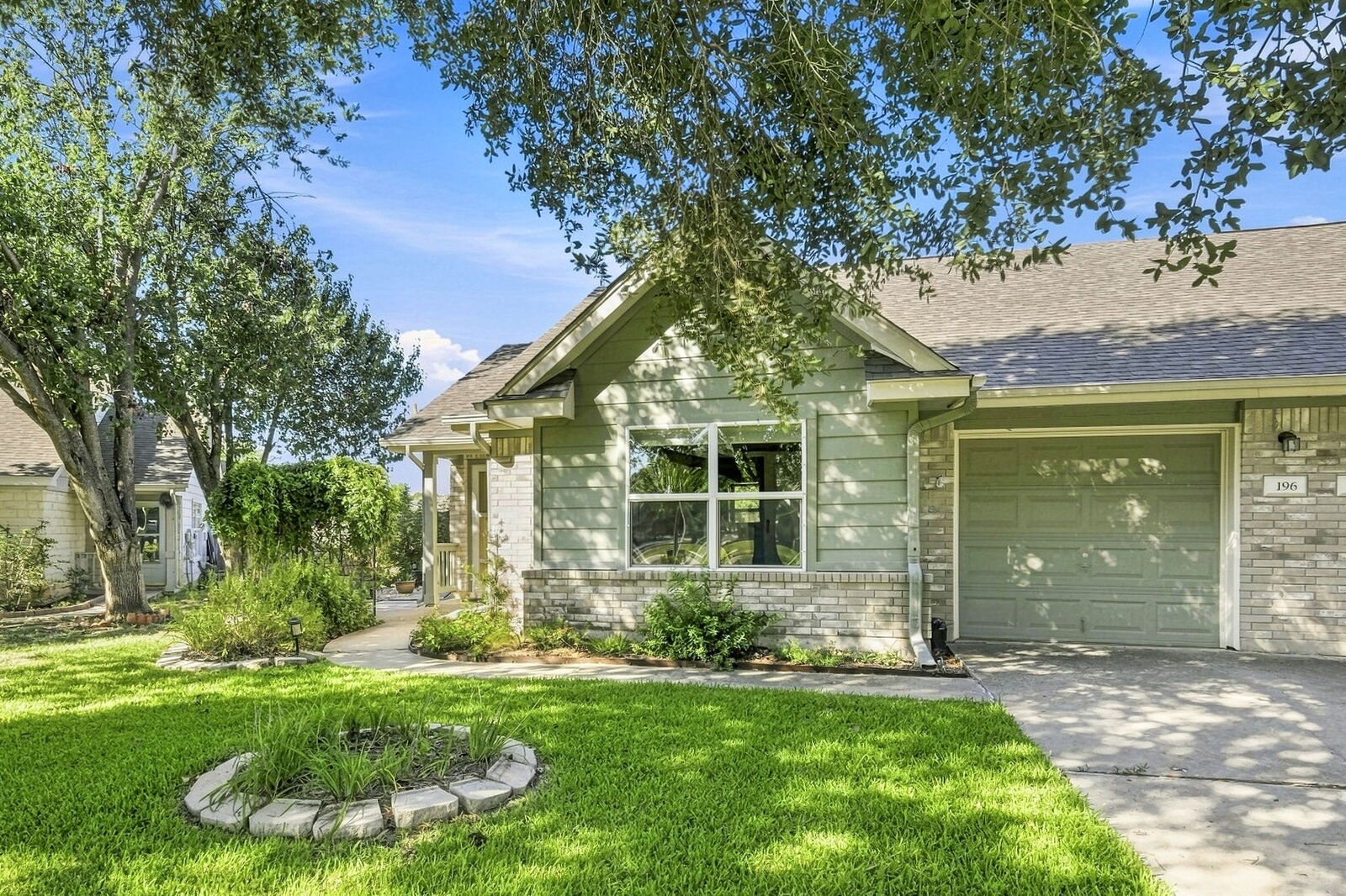 Property Photo: 196 Prairie Springs Loop TX 78626