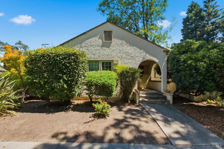 Property Photo: 824 Humboldt Street CA 95404