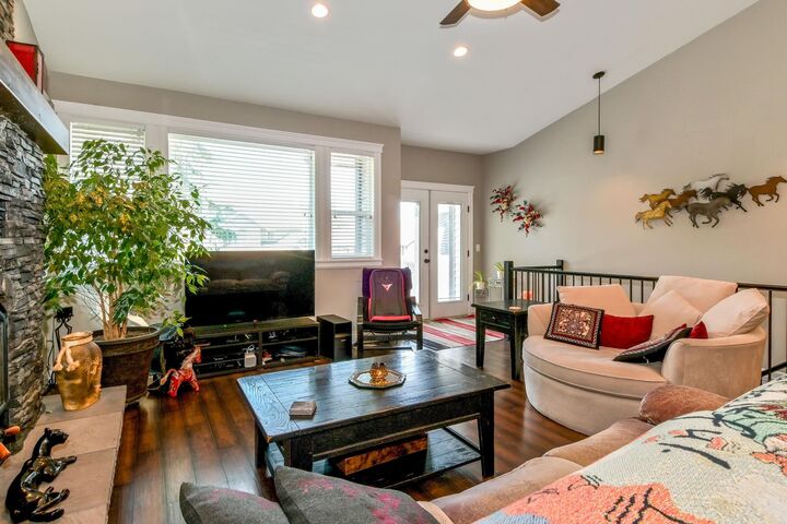 Property Photo:  46792 Hudson Road 9  BC V2R 0P5 