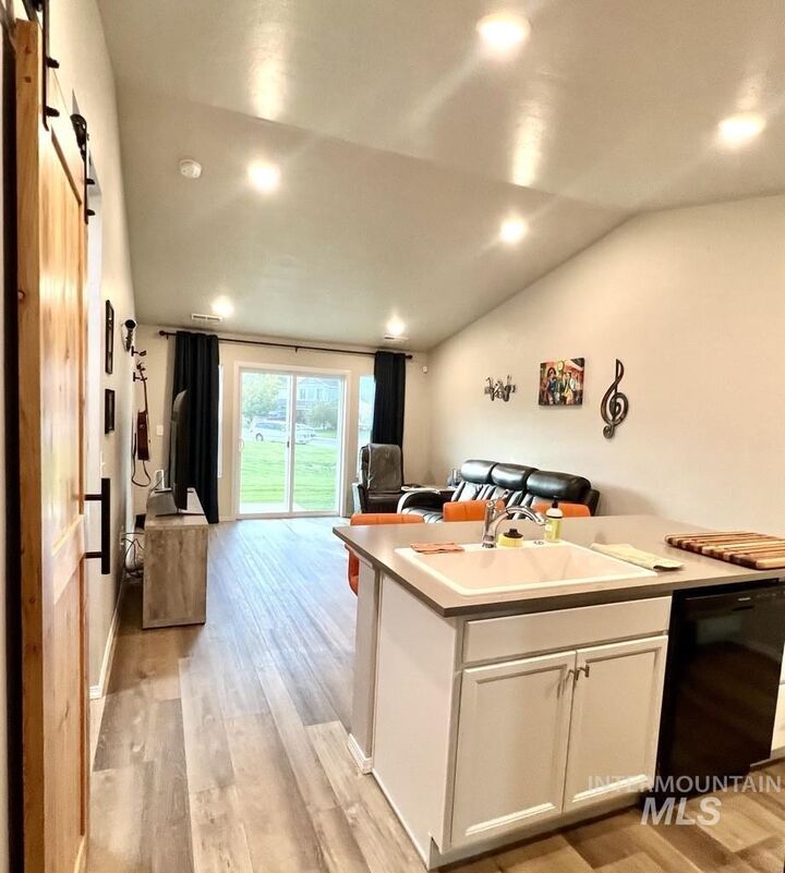 Property Photo:  908 S Beaver Creek Way  ID 83617 