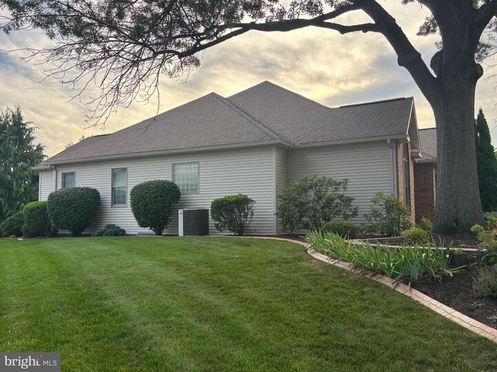 Property Photo:  108 Pin Oak Drive  PA 17070 