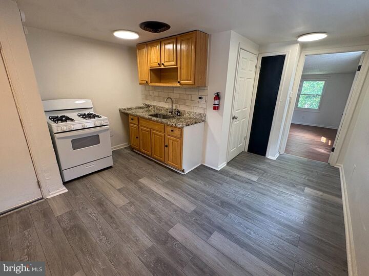 Property Photo:  36 Middle Rose Street 2  NJ 08618 