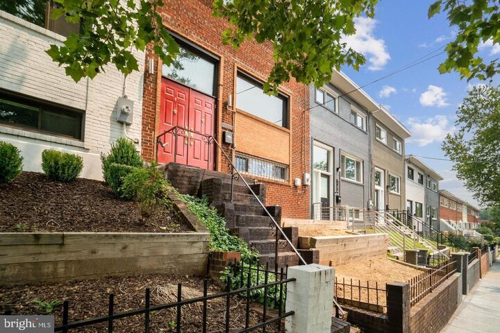 Property Photo:  1360 W Street NE  DC 20018 